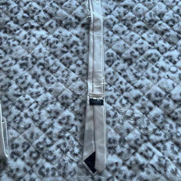 Puccini Cream Colored Necktie (3) - Picture 1 of 4